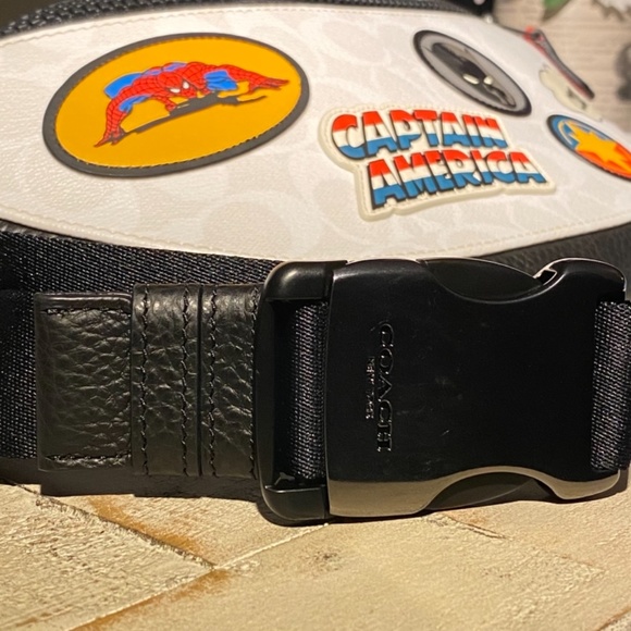 FINAL SALE! COACH MARVEL Belt Bag Patch Spiderman - Picture 7 of 16